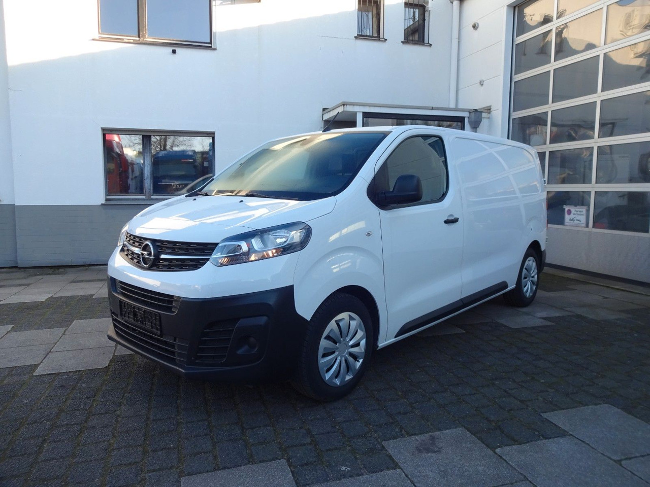Opel 50 x Vivaro Kasten L1H1, Klima, PDC, Tempomat - Autoutilitară compactă: Foto 1 Opel 50 x Vivaro Kasten L1H1, Klima, PDC, Tempomat - Autoutilitară compactă: Foto 1
