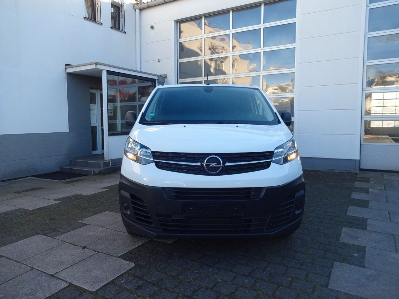 Opel 50 x Vivaro Kasten L1H1, Klima, PDC, Tempomat - Autoutilitară compactă: Foto 2 Opel 50 x Vivaro Kasten L1H1, Klima, PDC, Tempomat - Autoutilitară compactă: Foto 2