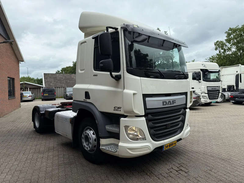DAF CF 290 4x2 Dag cabine 649.535 KM Airco - NL Truck! - Cap tractor: Foto 2 DAF CF 290 4x2 Dag cabine 649.535 KM Airco - NL Truck! - Cap tractor: Foto 2