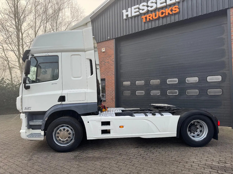 DAF CF 370 4X2 Space Cab Side skirts ACC NL Truck APK 09/2025 - Cap tractor: Foto 5 DAF CF 370 4X2 Space Cab Side skirts ACC NL Truck APK 09/2025 - Cap tractor: Foto 5