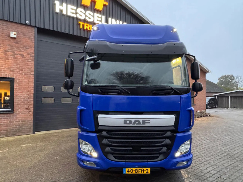 DAF CF 400 4X2 Space Cab 770.300 KM NL-Truck - Cap tractor: Foto 4 DAF CF 400 4X2 Space Cab 770.300 KM NL-Truck - Cap tractor: Foto 4
