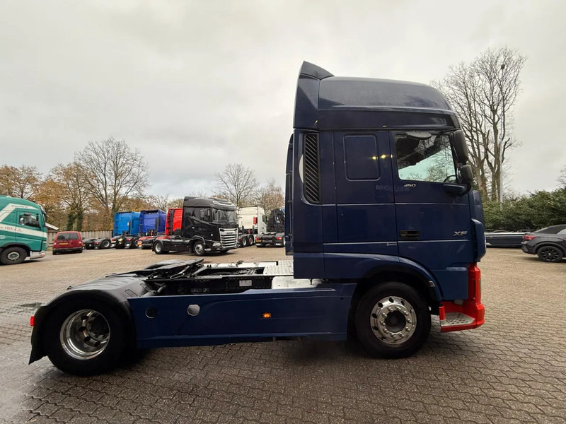 Cap tractor DAF XF 450 SSC Super Space LED Standairco Leer 574.149KM NL Truck APK 01-2026: Foto 15 Cap tractor DAF XF 450 SSC Super Space LED Standairco Leer 574.149KM NL Truck APK 01-2026: Foto 15