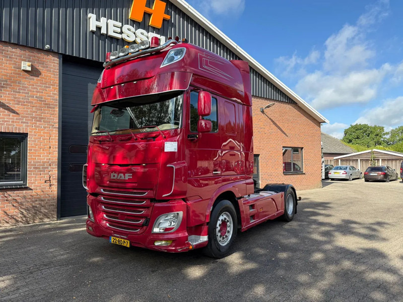 DAF XF 460 SSC Super Space Manual Hydraulic Special interior - Cap tractor: Foto 1 DAF XF 460 SSC Super Space Manual Hydraulic Special interior - Cap tractor: Foto 1