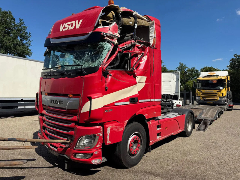 DAF XF 480 4X2 SSC Standairco 2x tank PROD 2019 CABIN DAMAGE 524.410KM - Cap tractor: Foto 1 DAF XF 480 4X2 SSC Standairco 2x tank PROD 2019 CABIN DAMAGE 524.410KM - Cap tractor: Foto 1