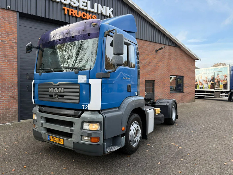 MAN TGA 18.320 Dagcabine 694.410KM NL Truck - Cap tractor: Foto 1 MAN TGA 18.320 Dagcabine 694.410KM NL Truck - Cap tractor: Foto 1