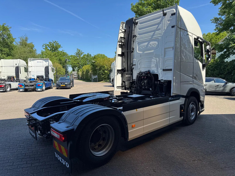 Volvo FH 500 AERO NEW! 9 Ton Vooras Globetrotter XL, PTO, ACC, Standairco, 2 tanks, LED - Cap tractor: Foto 4 Volvo FH 500 AERO NEW! 9 Ton Vooras Globetrotter XL, PTO, ACC, Standairco, 2 tanks, LED - Cap tractor: Foto 4