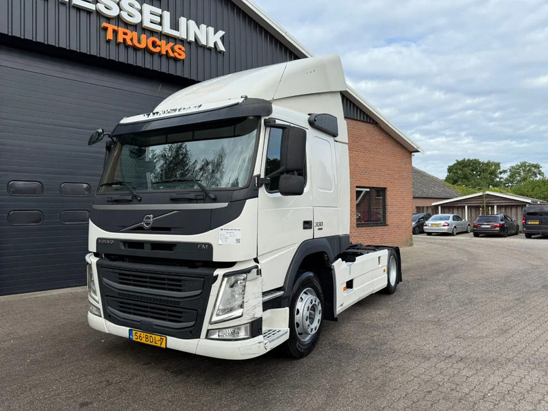 Volvo FM 330 Slaapcabine Side skirts NL Truck APK/TUV 05-2026 - Cap tractor: Foto 1 Volvo FM 330 Slaapcabine Side skirts NL Truck APK/TUV 05-2026 - Cap tractor: Foto 1