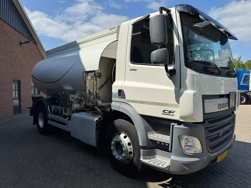 DAF CF 290 12.000 Fuel Diesel/Benzin Alle keuringen! Top conditie - Camion cisternă: Foto 2 DAF CF 290 12.000 Fuel Diesel/Benzin Alle keuringen! Top conditie - Camion cisternă: Foto 2