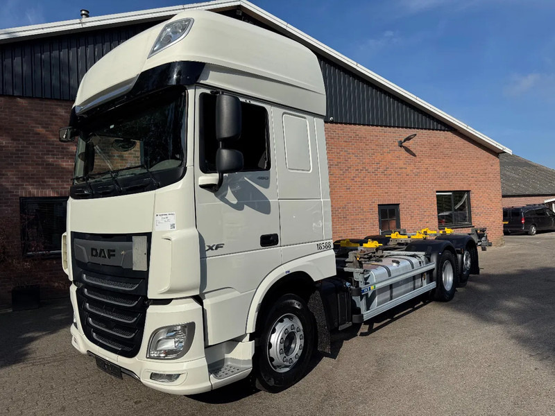 DAF XF 480 6X2 SSC FAR BDF Retarder 2x AHK 7.82 Multiwechseler - Camion transport containere/ Swap body: Foto 1 DAF XF 480 6X2 SSC FAR BDF Retarder 2x AHK 7.82 Multiwechseler - Camion transport containere/ Swap body: Foto 1