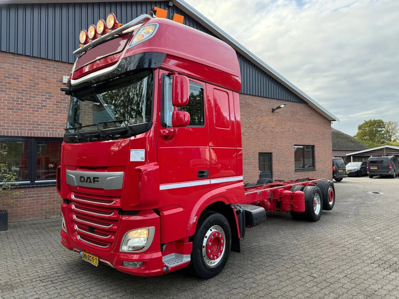 DAF XF 530 6X2 FAS Full air Alcoa Retarder Stuuras 7.6M Chassis NL Truck - Camion şasiu: Foto 1 DAF XF 530 6X2 FAS Full air Alcoa Retarder Stuuras 7.6M Chassis NL Truck - Camion şasiu: Foto 1