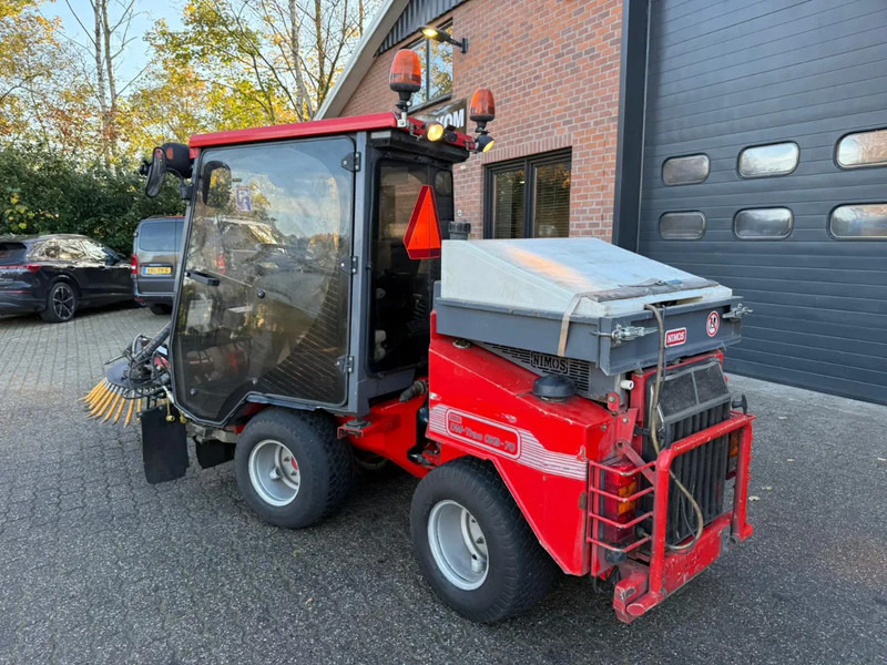 Nimos DM-Trac 205 OKB-70- Onkruidborstelmachine Werktuigendrager 4X Hydraulische functie - Mașină de măturat industrială: Foto 3 Nimos DM-Trac 205 OKB-70- Onkruidborstelmachine Werktuigendrager 4X Hydraulische functie - Mașină de măturat industrială: Foto 3