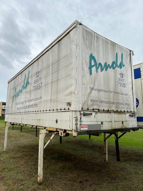 Ackermann-Fruehauf Wechselpritsche mit Bordwänden und Plane BDF System 7.150 mm - Caroserie cu prelata: Foto 1 Ackermann-Fruehauf Wechselpritsche mit Bordwänden und Plane BDF System 7.150 mm - Caroserie cu prelata: Foto 1