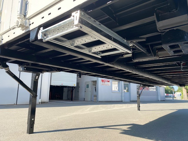 Krone BDF-System 7.450 mm, LACK NEU, Eckhöhe: 2.900 mm, - Caroserie furgon: Foto 5 Krone BDF-System 7.450 mm, LACK NEU, Eckhöhe: 2.900 mm, - Caroserie furgon: Foto 5