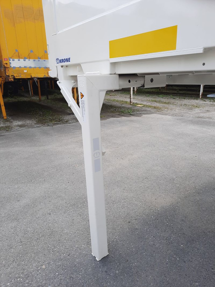 Krone BDF-System, 7.450 mm lang - Caroserie furgon: Foto 1 Krone BDF-System, 7.450 mm lang - Caroserie furgon: Foto 1