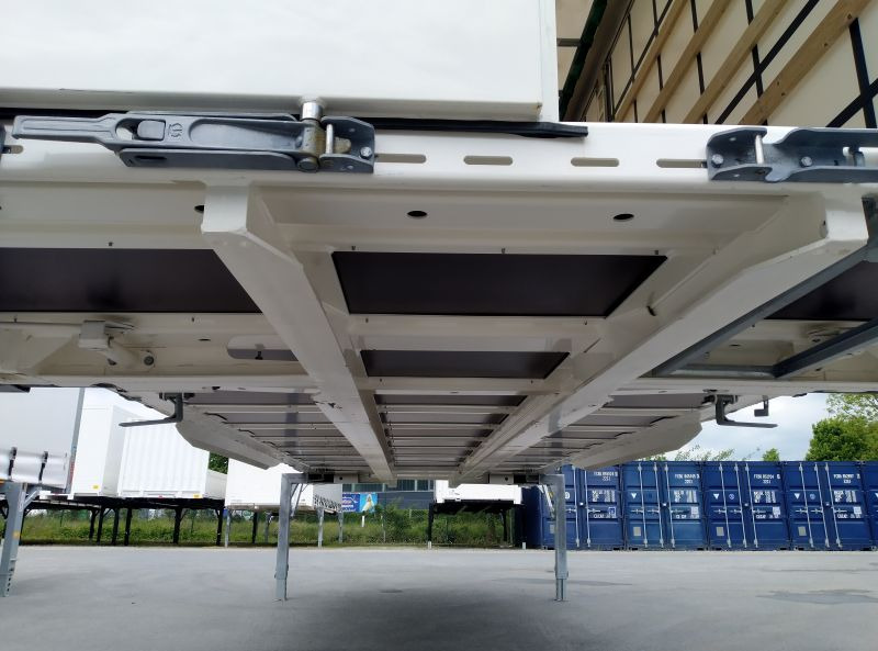 Krone BDF-System, 7.820 mm lang. - Caroserie cu prelata: Foto 5 Krone BDF-System, 7.820 mm lang. - Caroserie cu prelata: Foto 5