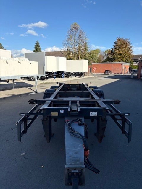 Schmitz Cargobull BDF-System, Standard, hochgekuppelt R 22,5 - Remorcă furgon: Foto 4 Schmitz Cargobull BDF-System, Standard, hochgekuppelt R 22,5 - Remorcă furgon: Foto 4