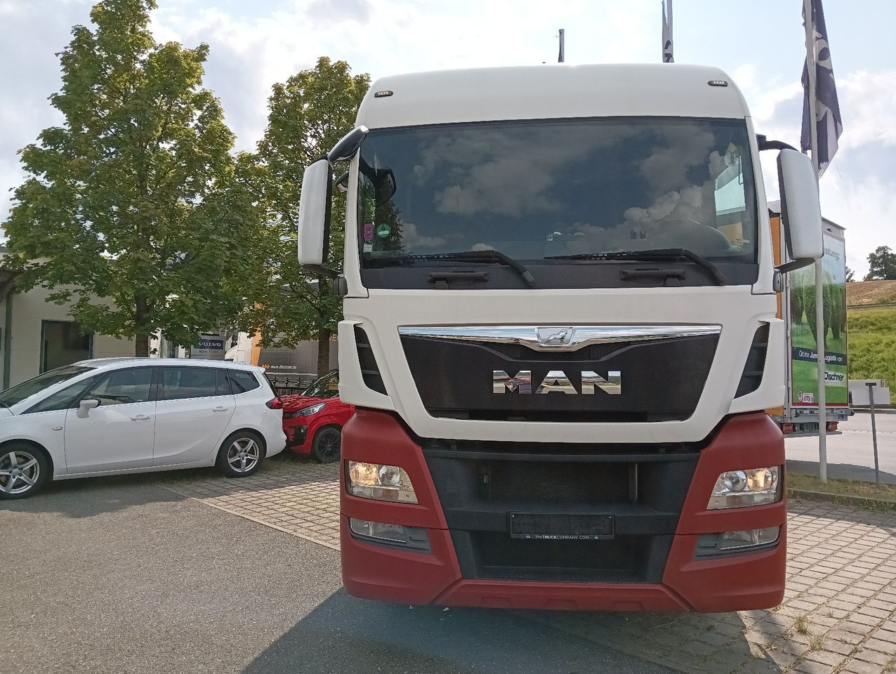 MAN TGX 18:440 BLS INTARDER Vollspoiler Reifen70-90% MAN TGX 18:440 BLS INTARDER Vollspoiler Reifen70-90% - Cap tractor: Foto 2 MAN TGX 18:440 BLS INTARDER Vollspoiler Reifen70-90% MAN TGX 18:440 BLS INTARDER Vollspoiler Reifen70-90% - Cap tractor: Foto 2