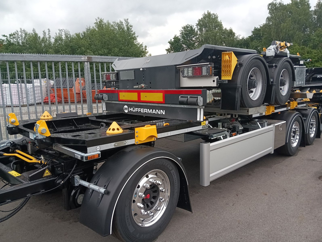 Hüffermann 3-A VARIO-CARRIER SAF NEU VERZINKT LiftAlufelgen - Remorcă abroll/ Skiploader: Foto 1 Hüffermann 3-A VARIO-CARRIER SAF NEU VERZINKT LiftAlufelgen - Remorcă abroll/ Skiploader: Foto 1