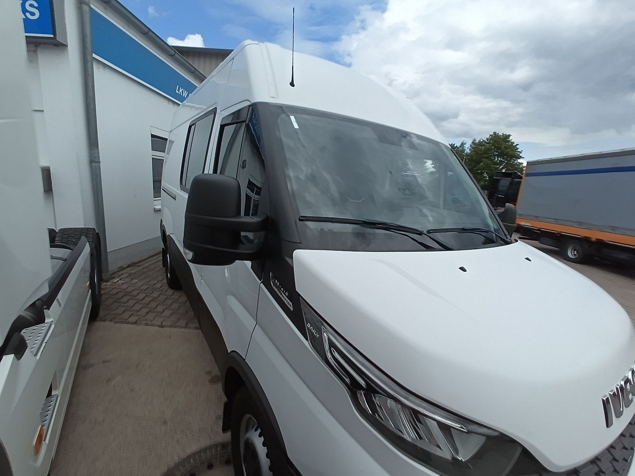 Dubă Iveco Daily Kasten HKa 35S21 V WB3520 AHK, Standheizun: Foto 17 Dubă Iveco Daily Kasten HKa 35S21 V WB3520 AHK, Standheizun: Foto 17