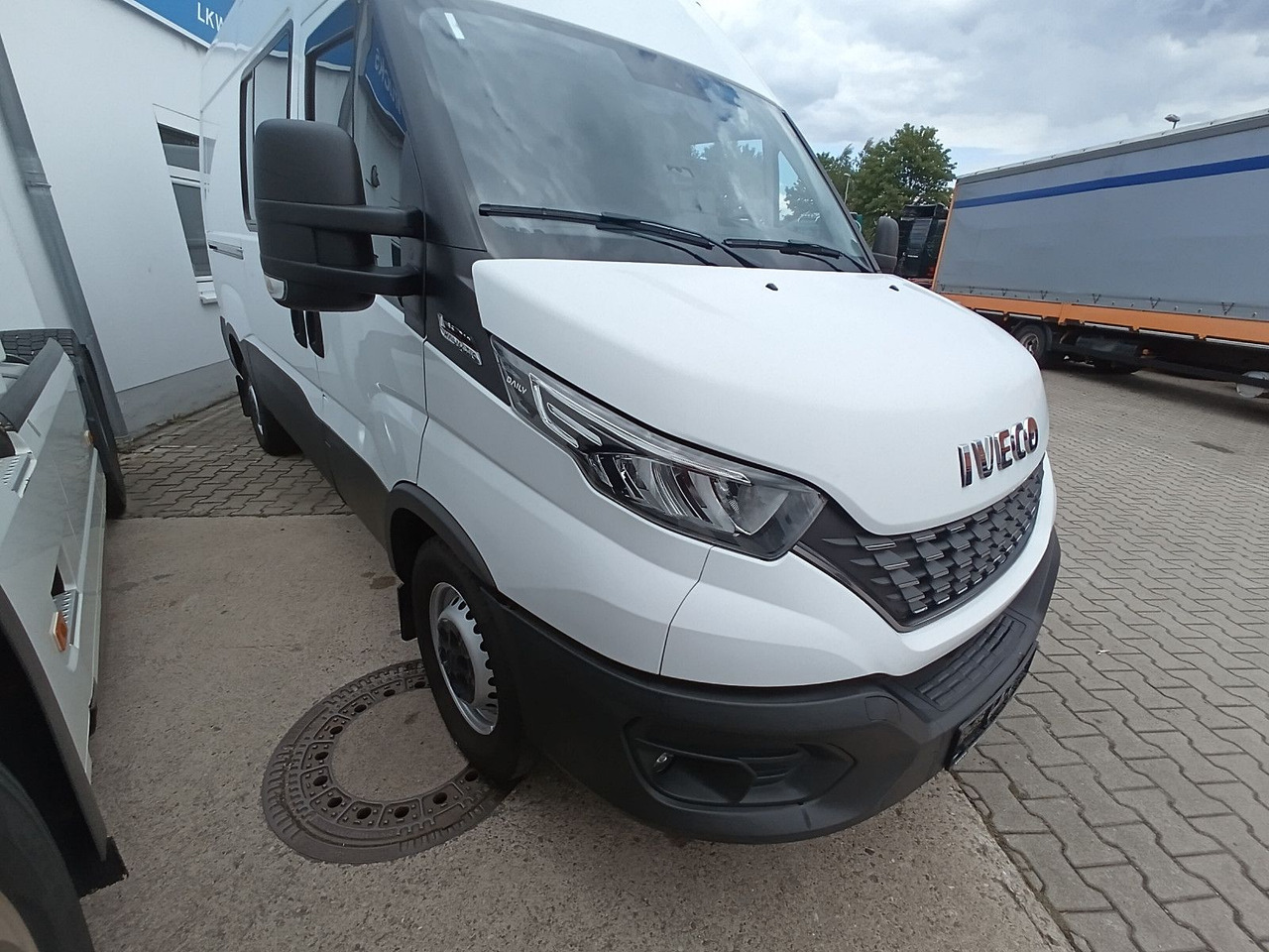 Dubă Iveco Daily Kasten HKa 35S21 V WB3520 AHK, Standheizun: Foto 16 Dubă Iveco Daily Kasten HKa 35S21 V WB3520 AHK, Standheizun: Foto 16