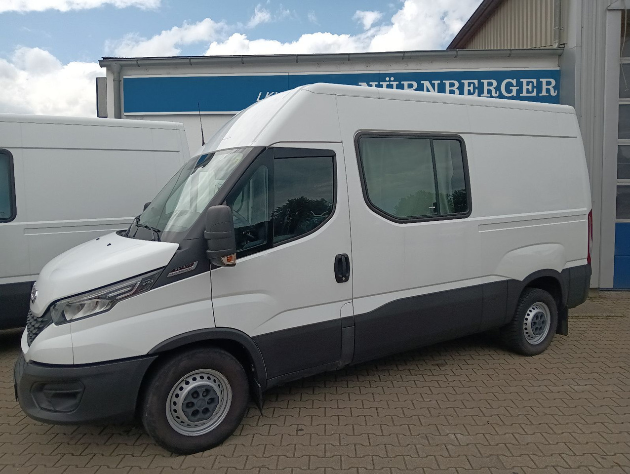 Dubă Iveco Daily Kasten HKa 35S21 V WB3520 AHK, Standheizun: Foto 9 Dubă Iveco Daily Kasten HKa 35S21 V WB3520 AHK, Standheizun: Foto 9