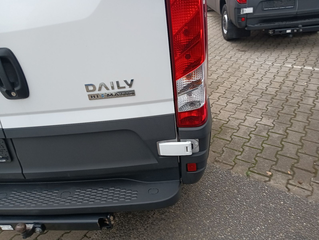 Dubă Iveco Daily Kasten HKa 35S21 V WB3520 AHK, Standheizun: Foto 11 Dubă Iveco Daily Kasten HKa 35S21 V WB3520 AHK, Standheizun: Foto 11