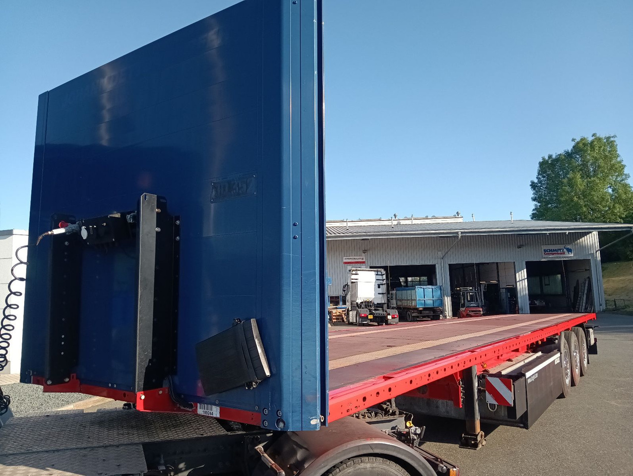 Kögel SN24 Plateau 7xRungen,Palettenkasten, Überbreite - Semiremorcă platformă: Foto 4 Kögel SN24 Plateau 7xRungen,Palettenkasten, Überbreite - Semiremorcă platformă: Foto 4