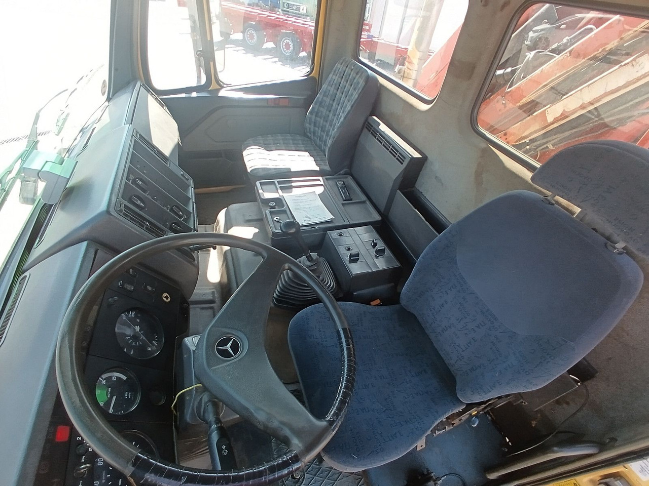 Mercedes-Benz SK 1722 AK 4x4 Blatt Schalter PalfingerPK10500A4 - Camion basculantă, Camion cu macara: Foto 5 Mercedes-Benz SK 1722 AK 4x4 Blatt Schalter PalfingerPK10500A4 - Camion basculantă, Camion cu macara: Foto 5