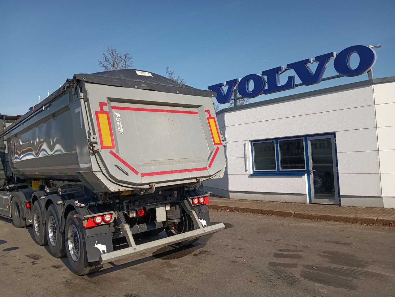 Schmitz Cargobull SKI24-7.2 SR HARDOX 27,5m3 FullOption 6348kg TÜV - Semiremorcă basculantă: Foto 1 Schmitz Cargobull SKI24-7.2 SR HARDOX 27,5m3 FullOption 6348kg TÜV - Semiremorcă basculantă: Foto 1