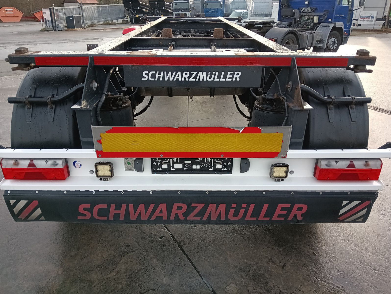 Schwarzmüller 2-A BDF 1,22/1,32 ALCOA Alufelgen ADR 120tkm TÜV Schwarzmüller 2-A BDF 1,22/1,32 ALCOA Alufelgen ADR 120tkm TÜV - Remorcă transport containere/ Swap body: Foto 2 Schwarzmüller 2-A BDF 1,22/1,32 ALCOA Alufelgen ADR 120tkm TÜV Schwarzmüller 2-A BDF 1,22/1,32 ALCOA Alufelgen ADR 120tkm TÜV - Remorcă transport containere/ Swap body: Foto 2