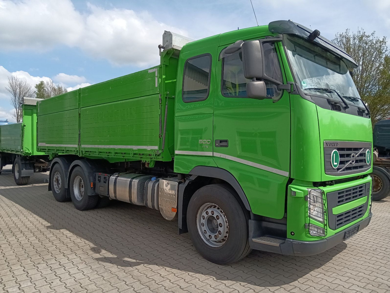 Volvo FH 500 6x2R 22m3 SCHWARZMÜLLER 3-S-GETREIDEKIPPE - Camion basculantă: Foto 4 Volvo FH 500 6x2R 22m3 SCHWARZMÜLLER 3-S-GETREIDEKIPPE - Camion basculantă: Foto 4