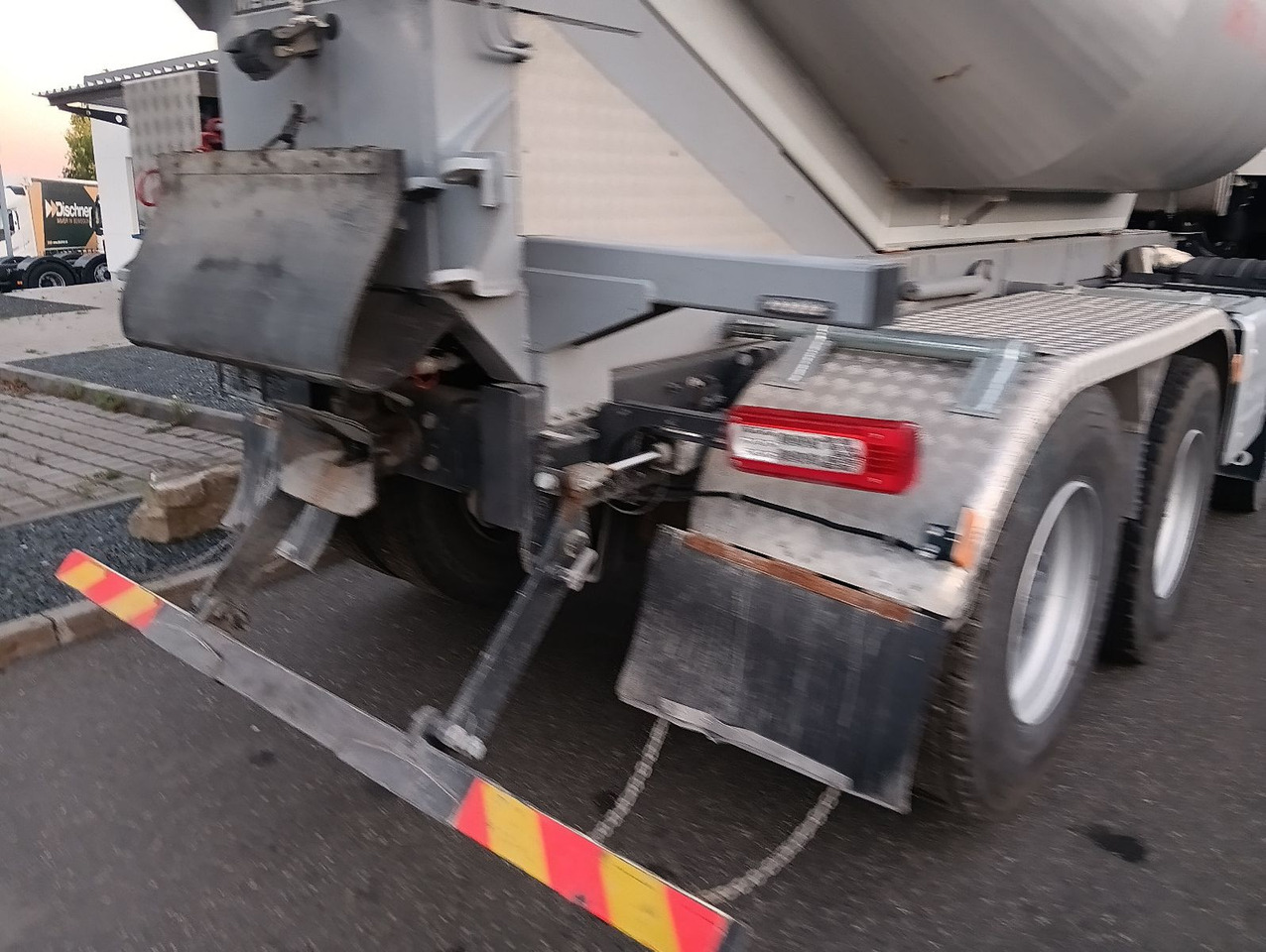 Volvo FH500 8x4R RETARDER LIFT MEILLER-Asphalt FunkAHK - Camion basculantă: Foto 4 Volvo FH500 8x4R RETARDER LIFT MEILLER-Asphalt FunkAHK - Camion basculantă: Foto 4