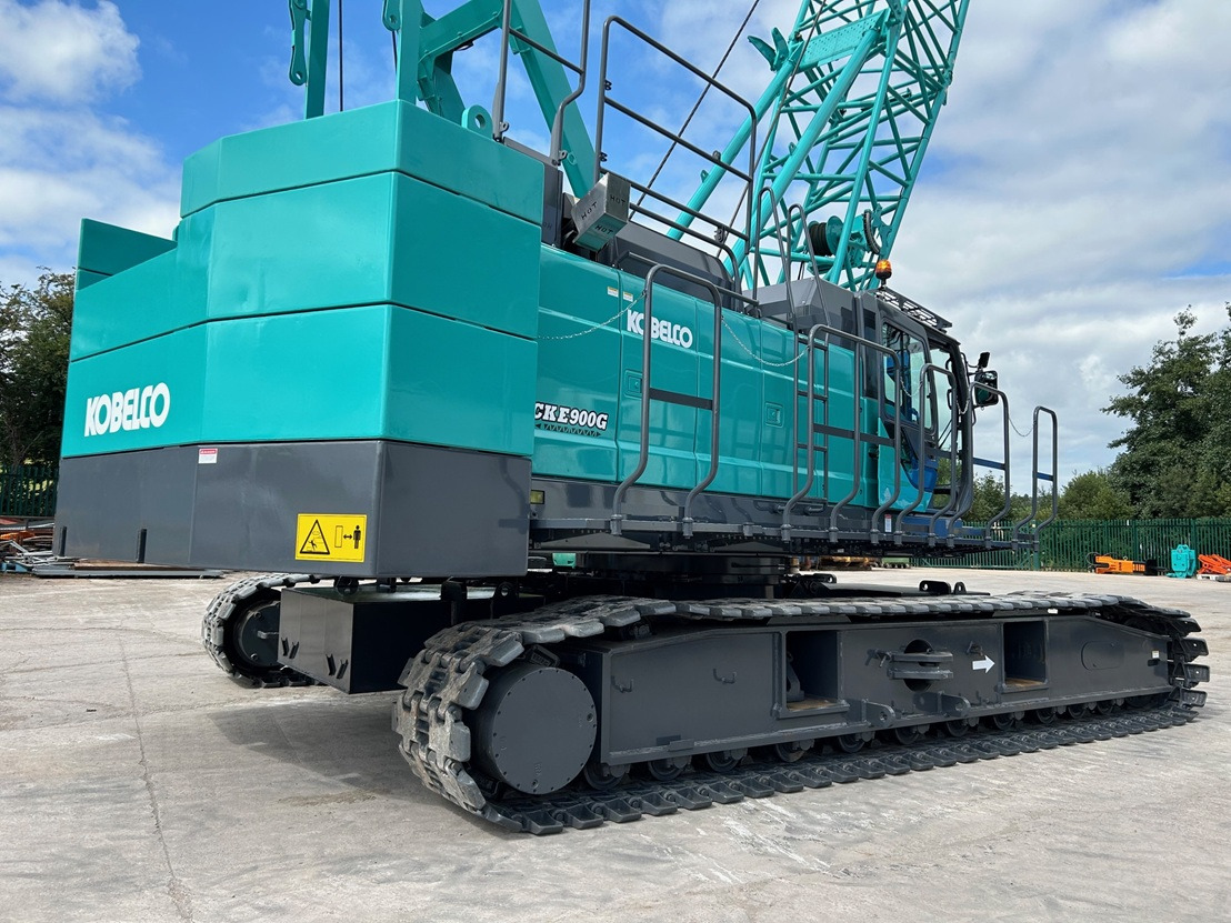 KOBELCO CKE900G-2 - 100 Ton Crawler Crane - Excellent Condition - Macara pe senile: Foto 1 KOBELCO CKE900G-2 - 100 Ton Crawler Crane - Excellent Condition - Macara pe senile: Foto 1