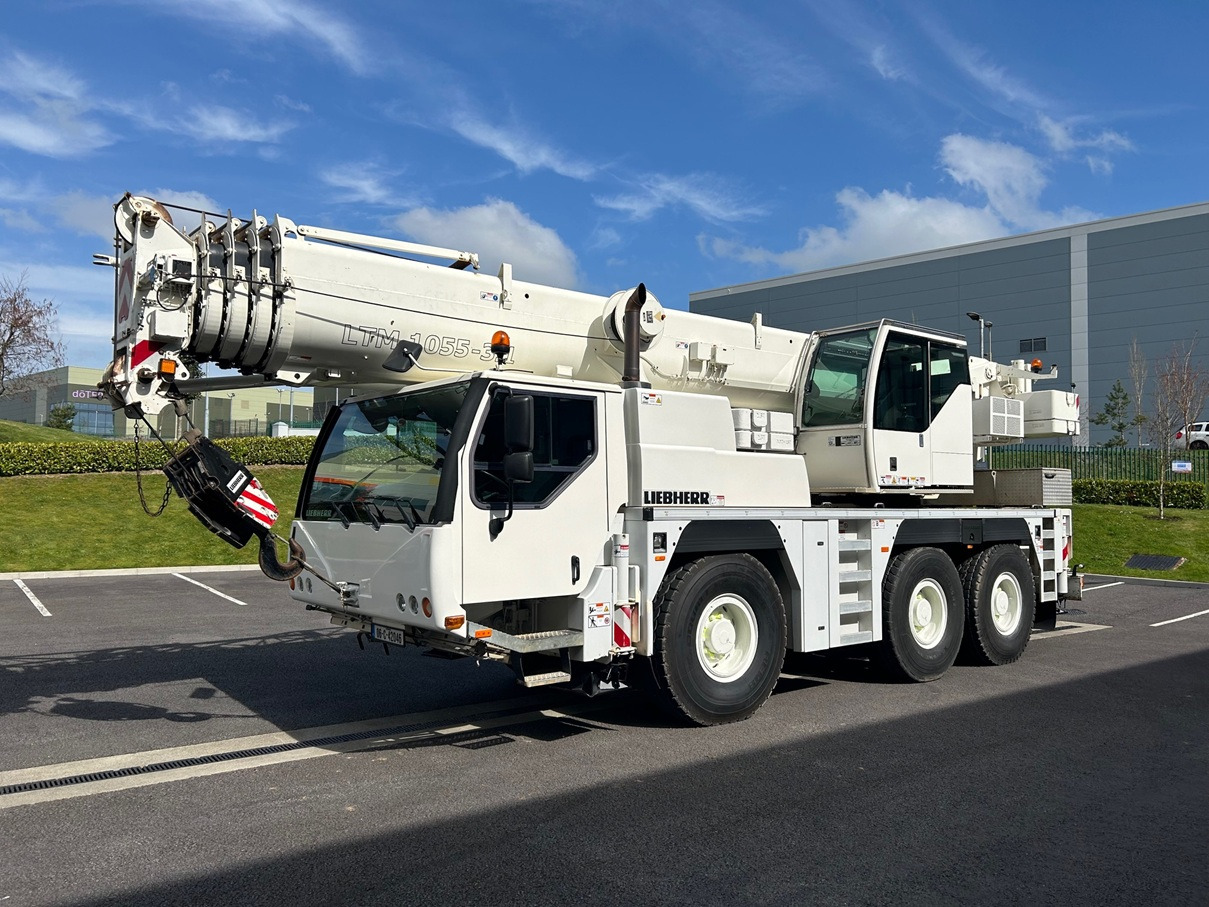 LIEBHERR LTM1055-3.1 - Macara tot teren: Foto 1 LIEBHERR LTM1055-3.1 - Macara tot teren: Foto 1