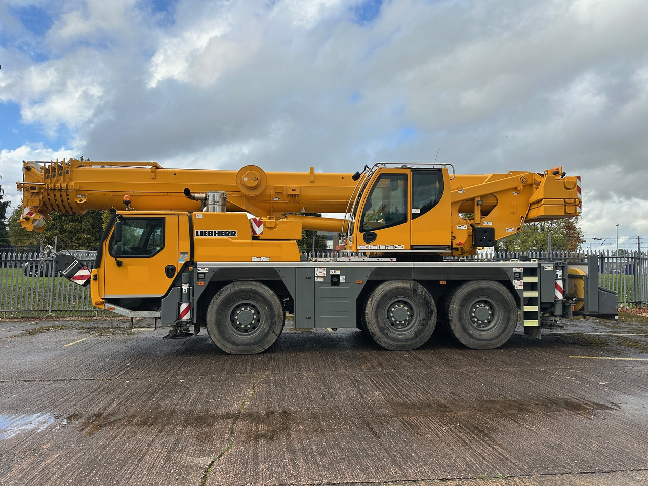 LIEBHERR LTM1060-3.1 - In Brand New Condition, Only 997 Hours - Macara tot teren: Foto 1 LIEBHERR LTM1060-3.1 - In Brand New Condition, Only 997 Hours - Macara tot teren: Foto 1