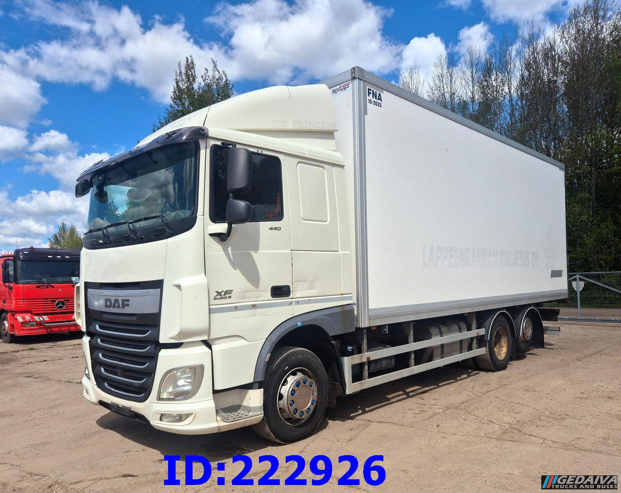 DAF XF 106 440 FAR 6x2 Euro6 - Camion izoterma: Foto 4 DAF XF 106 440 FAR 6x2 Euro6 - Camion izoterma: Foto 4