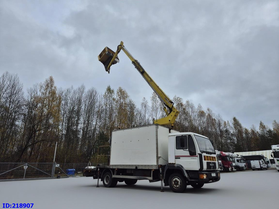 MAN LE 220C + Sky King 179TV - Camion cu nacela, Maşina comunala: Foto 1 MAN LE 220C + Sky King 179TV - Camion cu nacela, Maşina comunala: Foto 1