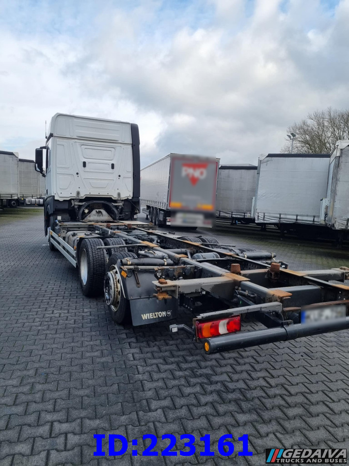 MERCEDES-BENZ Actros 2542 BDF 6x2 Euro6 - Camion şasiu: Foto 5 MERCEDES-BENZ Actros 2542 BDF 6x2 Euro6 - Camion şasiu: Foto 5