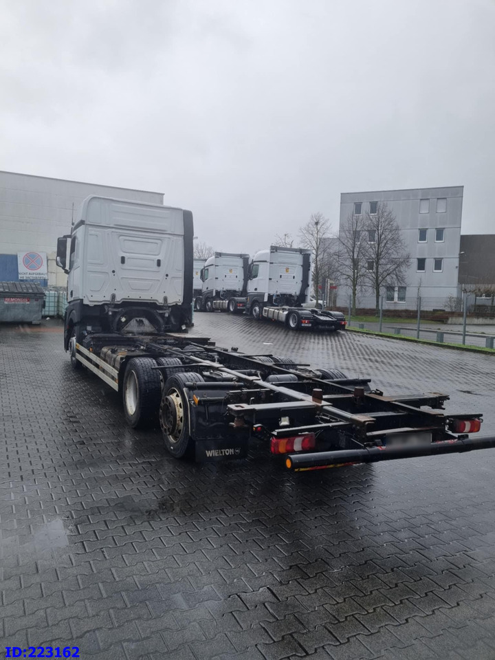 MERCEDES-BENZ Actros 2542 BDF 6x2 Euro6 - Camion şasiu: Foto 5 MERCEDES-BENZ Actros 2542 BDF 6x2 Euro6 - Camion şasiu: Foto 5