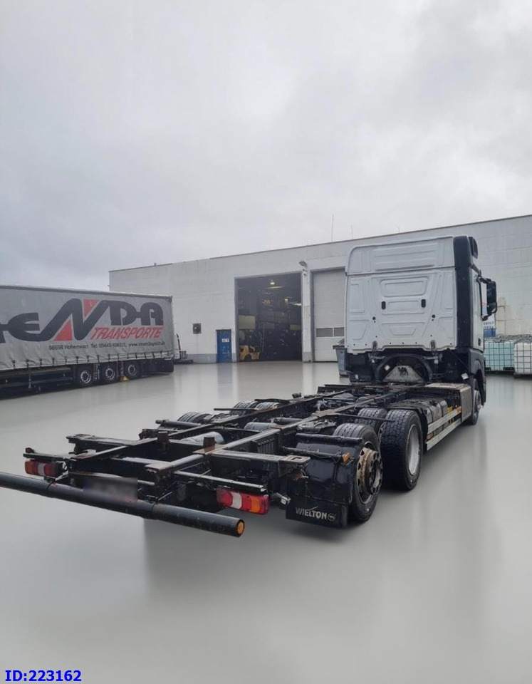 MERCEDES-BENZ Actros 2542 BDF 6x2 Euro6 - Camion şasiu: Foto 4 MERCEDES-BENZ Actros 2542 BDF 6x2 Euro6 - Camion şasiu: Foto 4