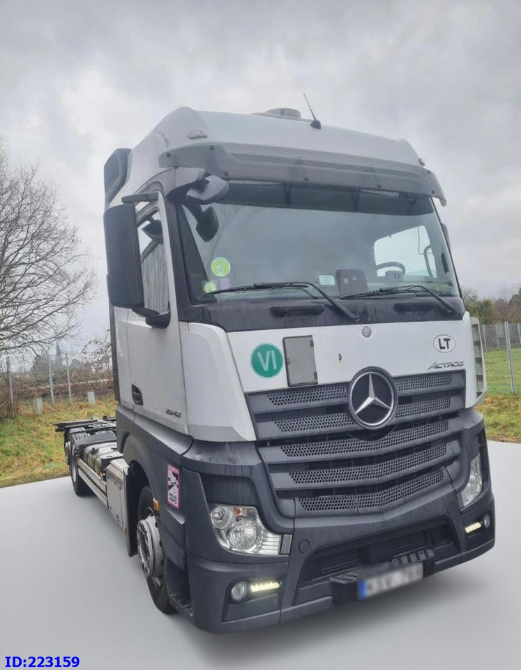 MERCEDES-BENZ Actros 2542 BDF 6x2 Euro6 - Camion şasiu: Foto 1 MERCEDES-BENZ Actros 2542 BDF 6x2 Euro6 - Camion şasiu: Foto 1