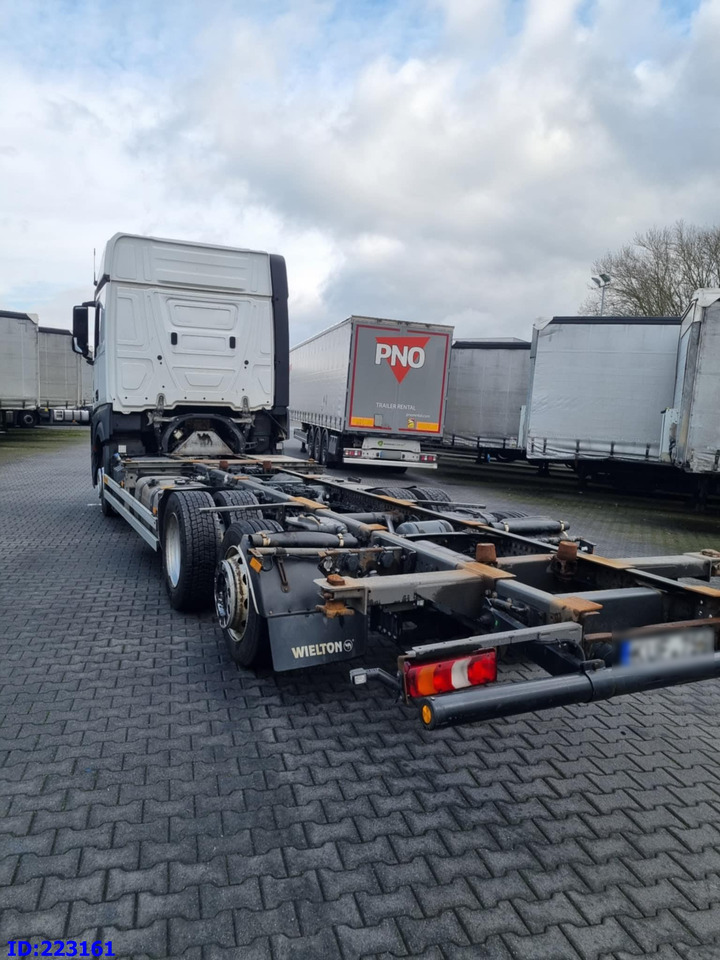 MERCEDES-BENZ Actros 2542 BDF 6x2 Euro6 - Camion şasiu: Foto 5 MERCEDES-BENZ Actros 2542 BDF 6x2 Euro6 - Camion şasiu: Foto 5