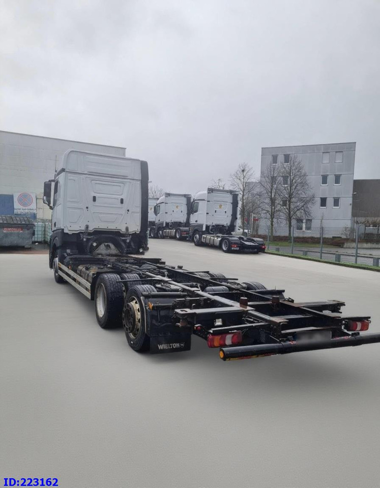 MERCEDES-BENZ Actros 2542 BDF 6x2 Euro6 - Camion şasiu: Foto 5 MERCEDES-BENZ Actros 2542 BDF 6x2 Euro6 - Camion şasiu: Foto 5