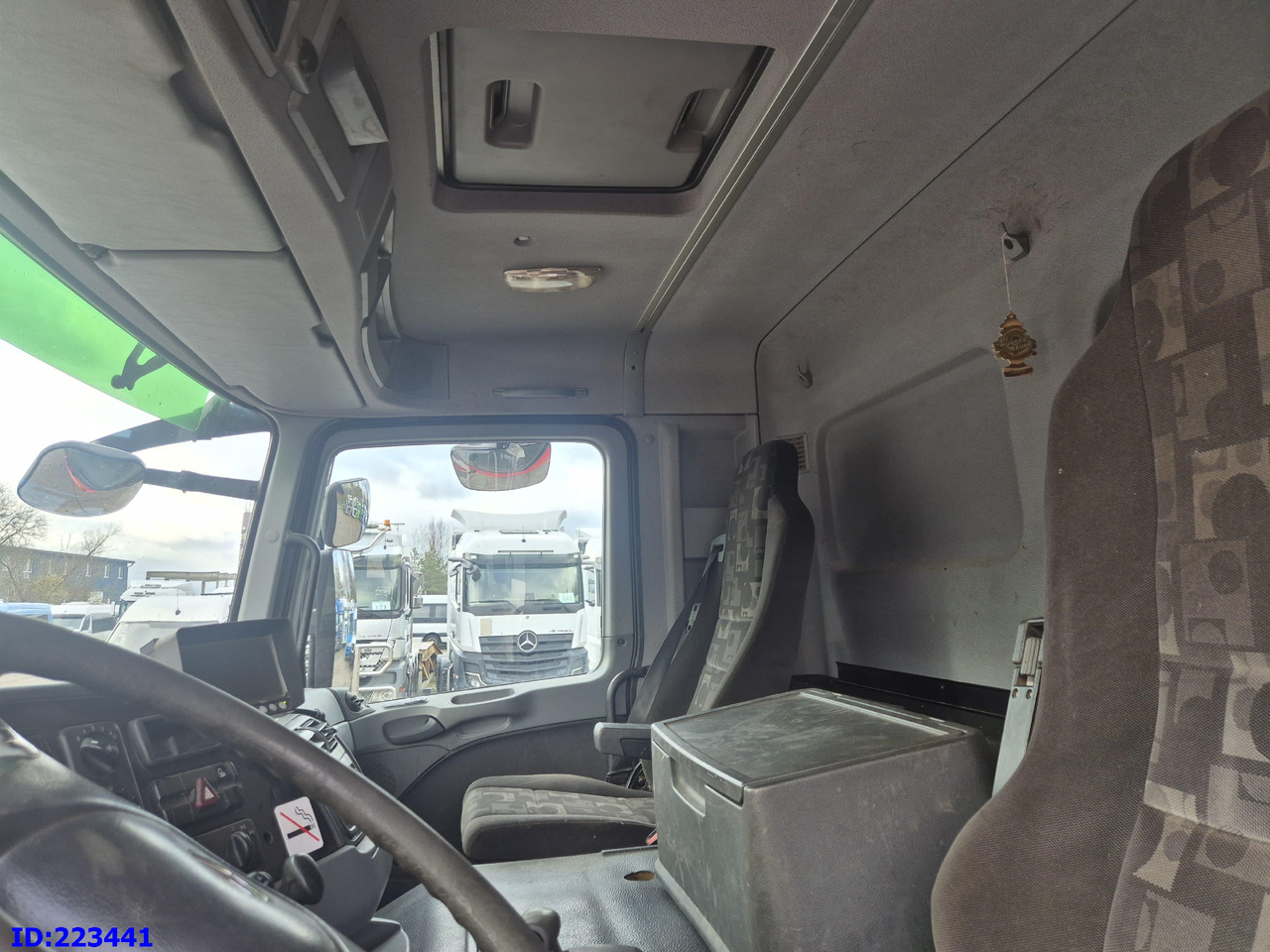 Camion şasiu MERCEDES-BENZ Actros 2636 6X4 (3pedals): Foto 11 Camion şasiu MERCEDES-BENZ Actros 2636 6X4 (3pedals): Foto 11