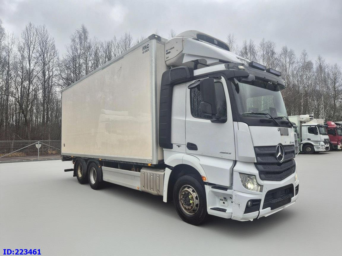 MERCEDES-BENZ Actros 2653 Thermoking 10 wheel - Camion frigider: Foto 4 MERCEDES-BENZ Actros 2653 Thermoking 10 wheel - Camion frigider: Foto 4