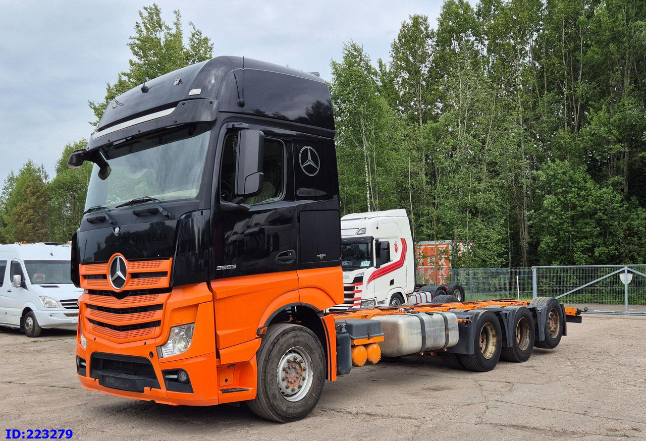 MERCEDES-BENZ Actros 3563 8×4 ( Steering axle) - Camion şasiu: Foto 1 MERCEDES-BENZ Actros 3563 8×4 ( Steering axle) - Camion şasiu: Foto 1