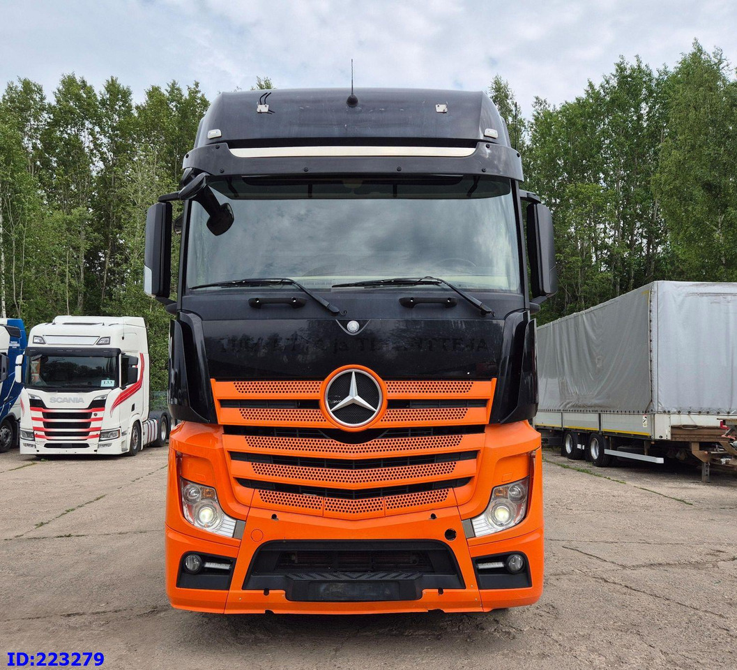 MERCEDES-BENZ Actros 3563 8×4 ( Steering axle) - Camion şasiu: Foto 2 MERCEDES-BENZ Actros 3563 8×4 ( Steering axle) - Camion şasiu: Foto 2