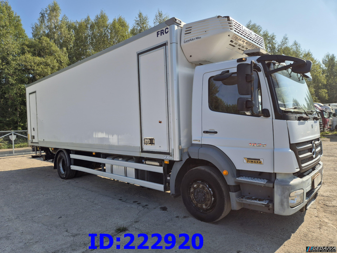 MERCEDES-BENZ Axor 1829 Manual + Tail lift - Camion frigider: Foto 4 MERCEDES-BENZ Axor 1829 Manual + Tail lift - Camion frigider: Foto 4