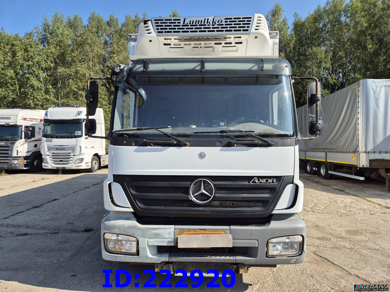 MERCEDES-BENZ Axor 1829 Manual + Tail lift - Camion frigider: Foto 2 MERCEDES-BENZ Axor 1829 Manual + Tail lift - Camion frigider: Foto 2