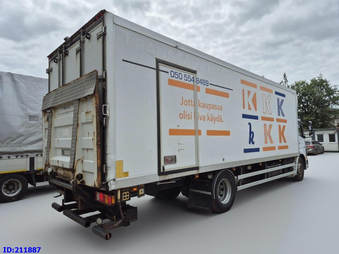 MERCEDES-BENZ Axor 1833 - Manual - Camion frigider: Foto 5 MERCEDES-BENZ Axor 1833 - Manual - Camion frigider: Foto 5